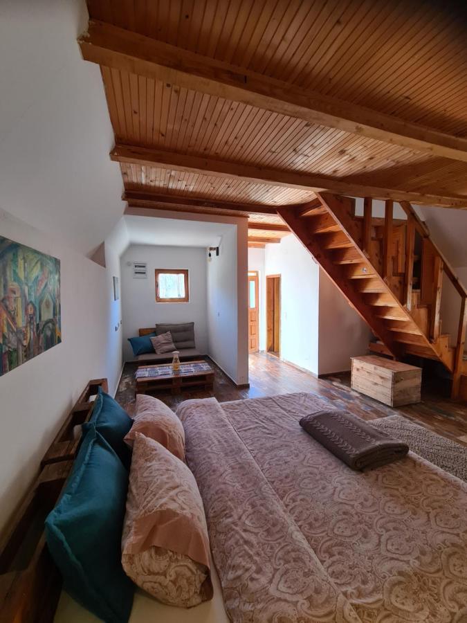 Eco Village Nevidio Poscenje Cameră foto